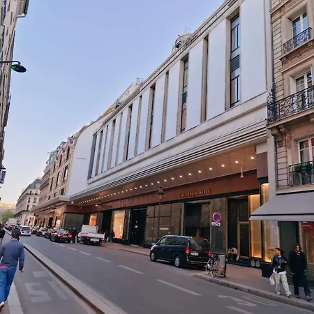 Beautiful 2-room In Provence, Galeries Lafayette Paris